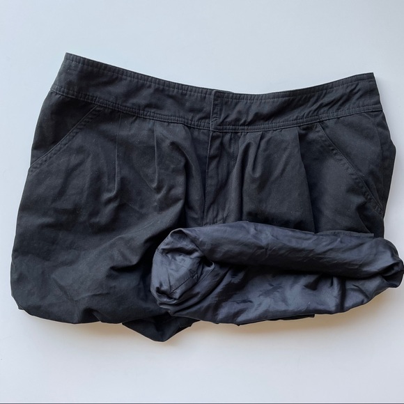 🖤Black Balloon Shorts - Picture 3 of 6